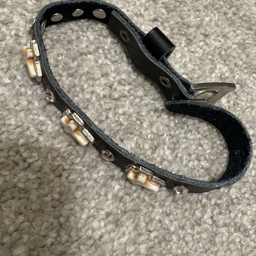 Edgy Black Leather Bracelet with stones and Cream crosses - Picture 3 of 6